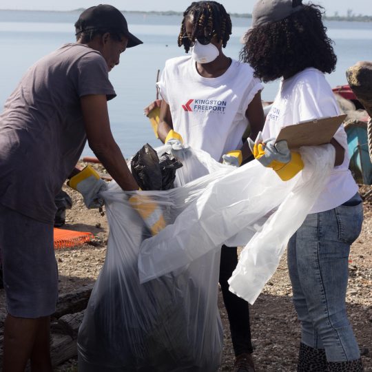 https://www.kftl-jm.com/wp-content/uploads/2015/10/Beach-Clean-Up4b-540x540.jpg